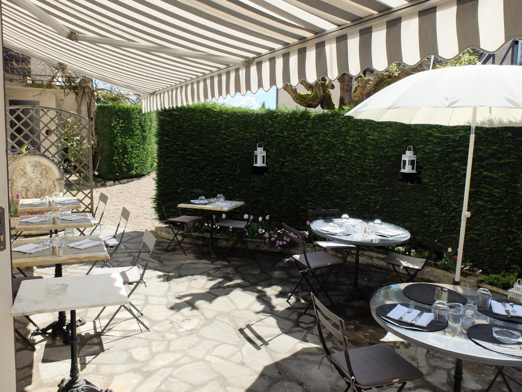 Auberge Du Grand Dauphin Dhuizon Exterior photo